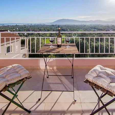 Nikoleta Hotel 3*
